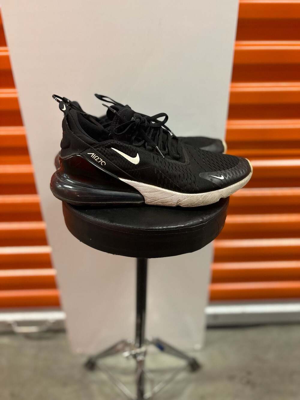 Air Max 270 Nike in black and white size 10 m